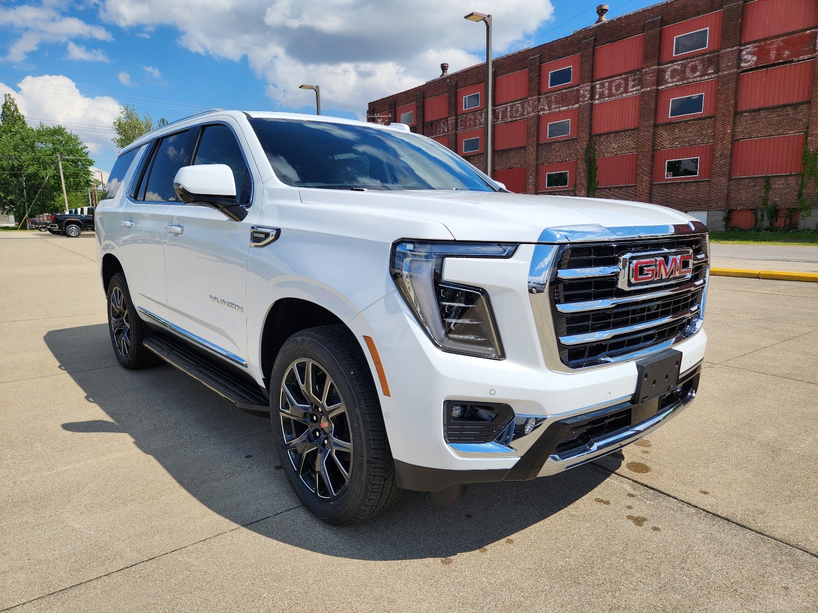 2026 GMC Yukon 4WD Elevation's photo