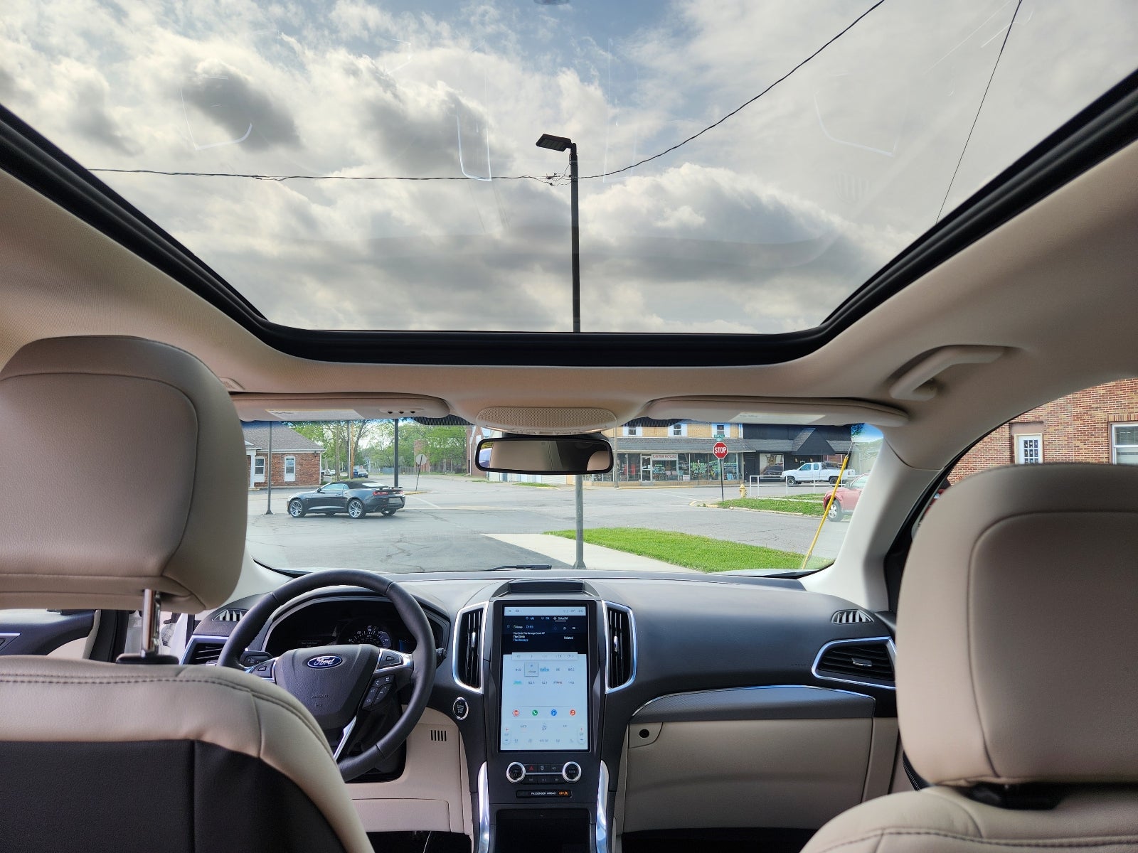 2022 Ford Edge Titanium